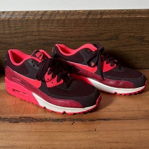 Brand new NIKE air max snakeskin sneakers